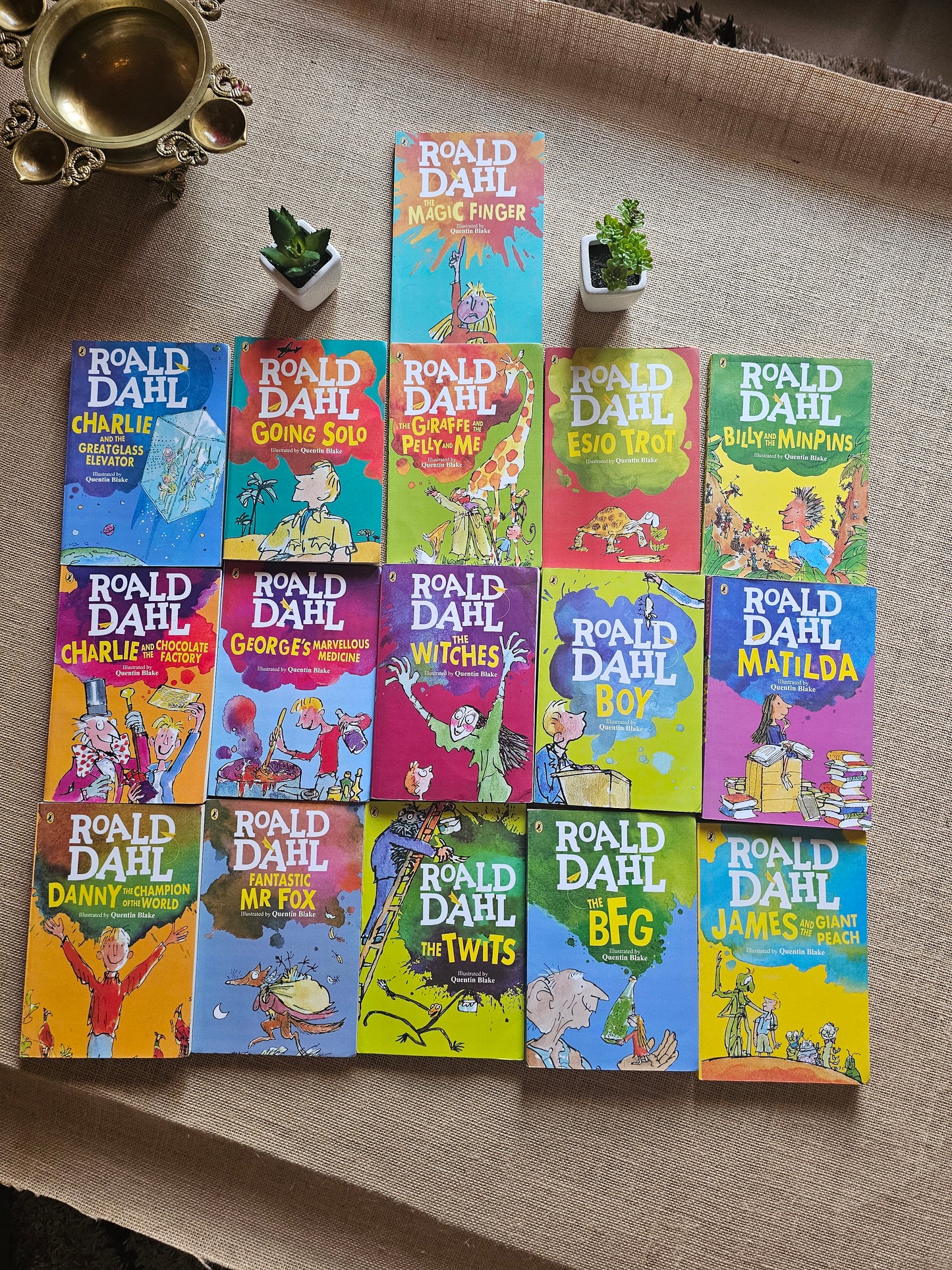 NB000004 - Roald Dhal - Set of 16 Books - Paper Back