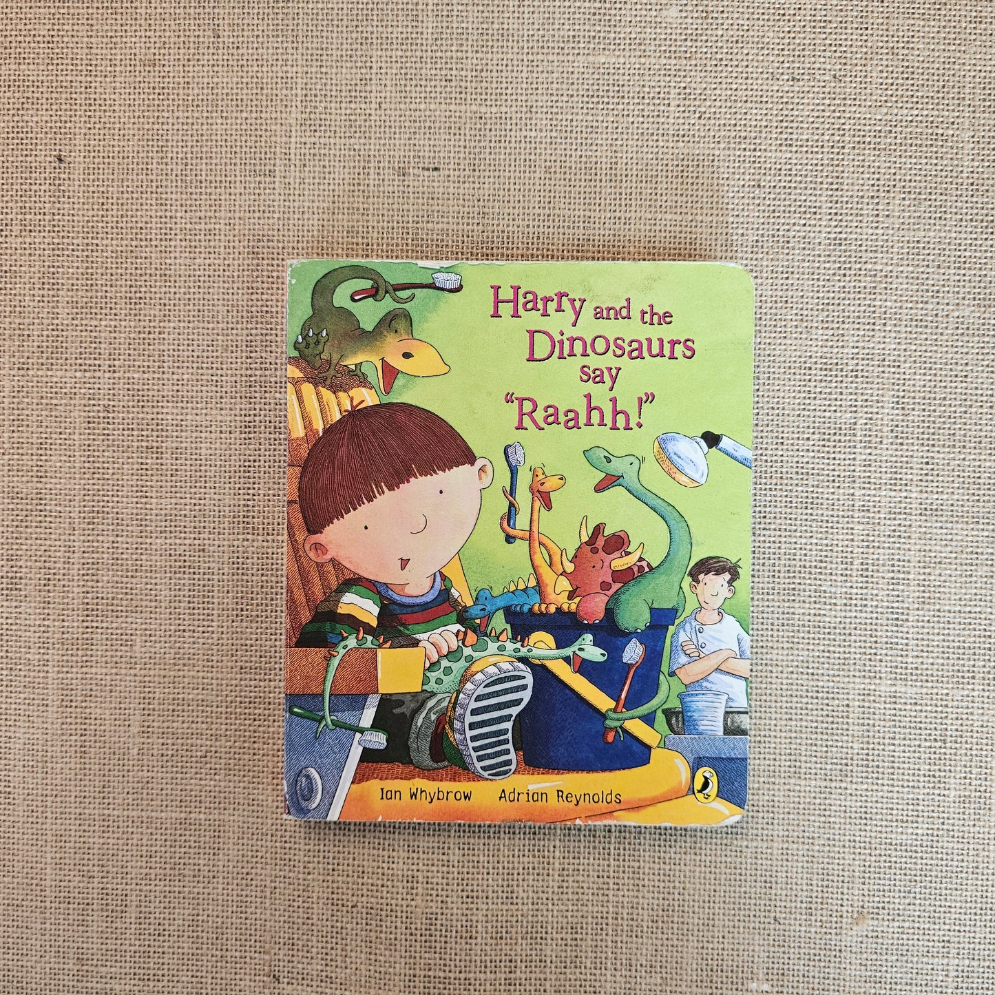 PLB000052 - Harry and the Dinosaurs say "Raahh!"